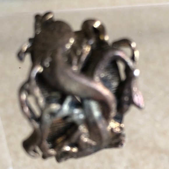 Vintage 1960’s Zodiac Horoscope Pisces Sign Fish unisex Metal Ring - Picture 11 of 16